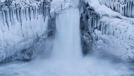 замерзание водопадов