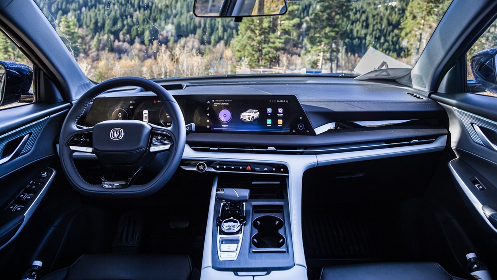 Changan CS75 Plus тест-драйв интерьер