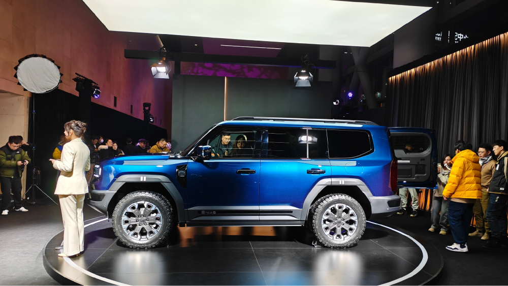 внедорожник Jetour Zongheng G700 сбоку