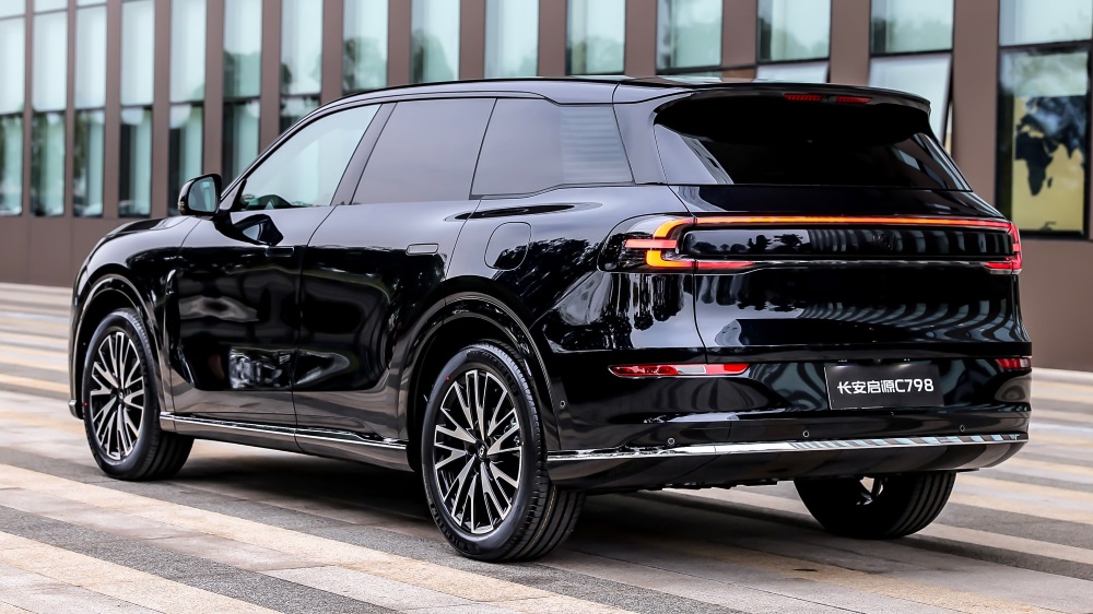 Changan Nevo C798 сбоку сзади