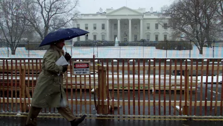 приспущенные флаги, инаугурация Трампа, траур