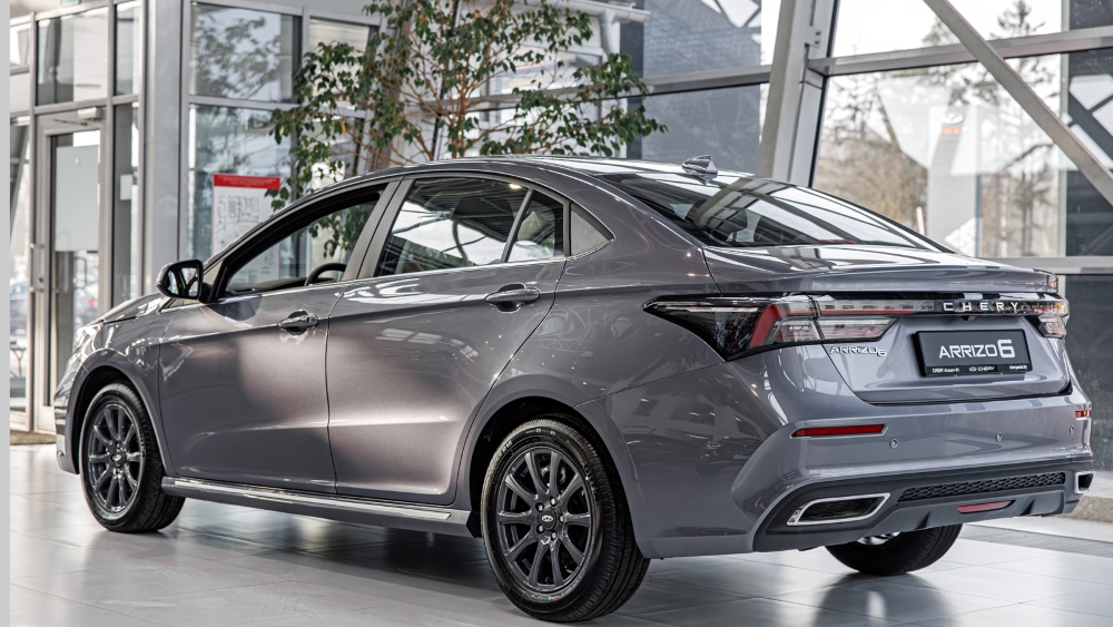 Chery Arrizo 6 в Беларуси у дилера новый сбоку сзади