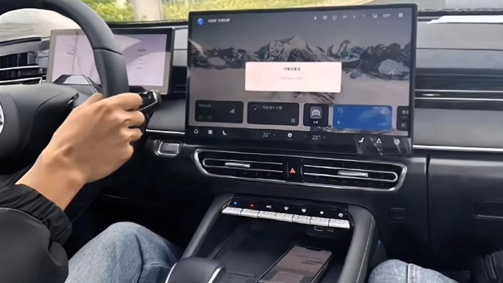 Интерьер седана Chery Arrizo 8 Pro