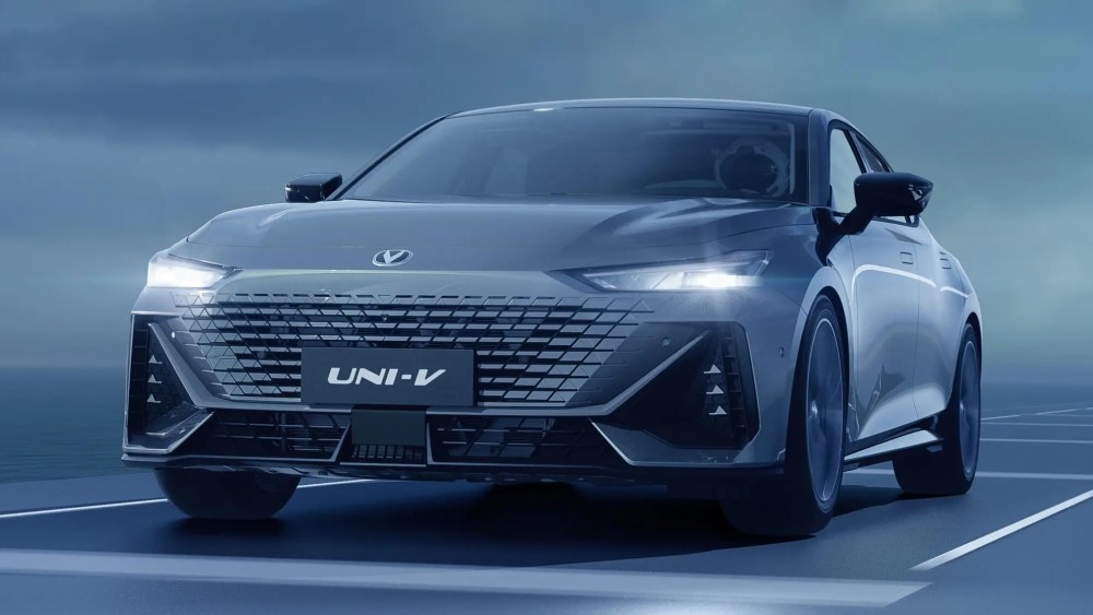 Changan Uni-V в новом облике