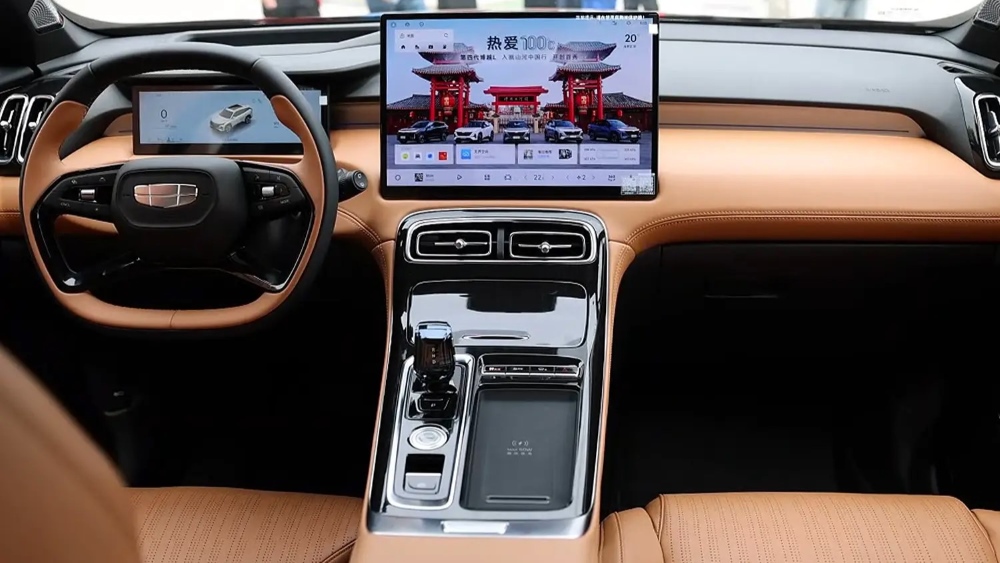новый Geely Atlas 2025 салон интерьер