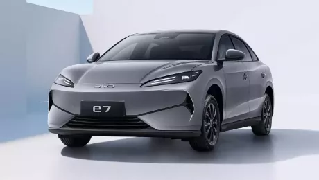 BYD e7