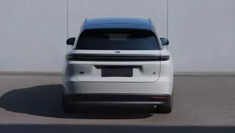 электромобиль Li Auto i8